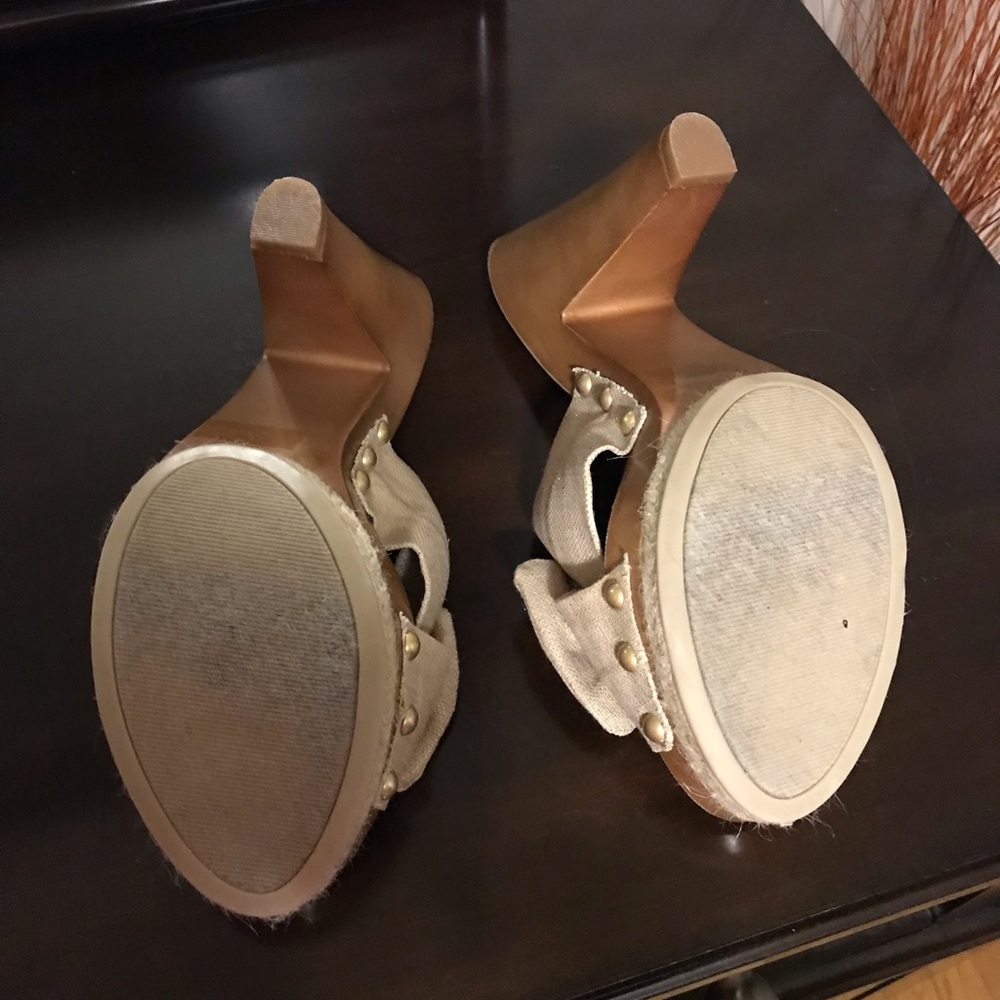 Shoes - Picture 4 of 5